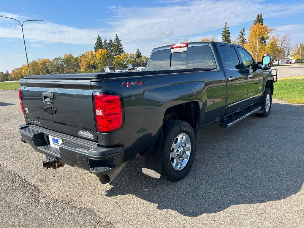 2019 Chevrolet Silverado 3500HD High Country photo 3