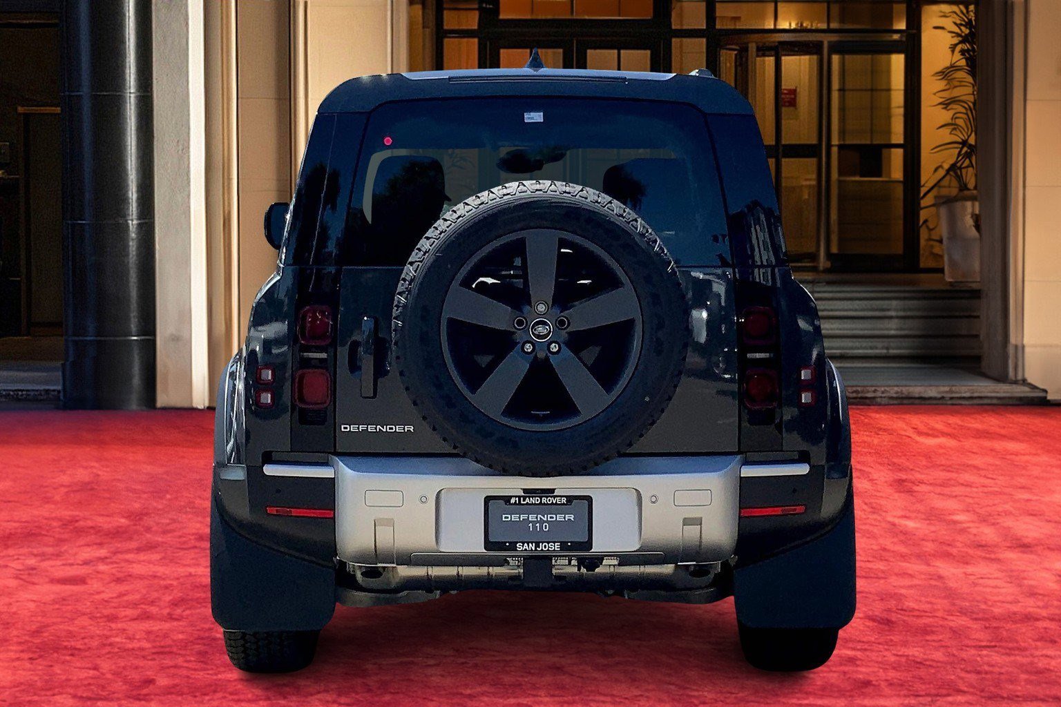 2025 Land Rover Defender 110 S photo 4