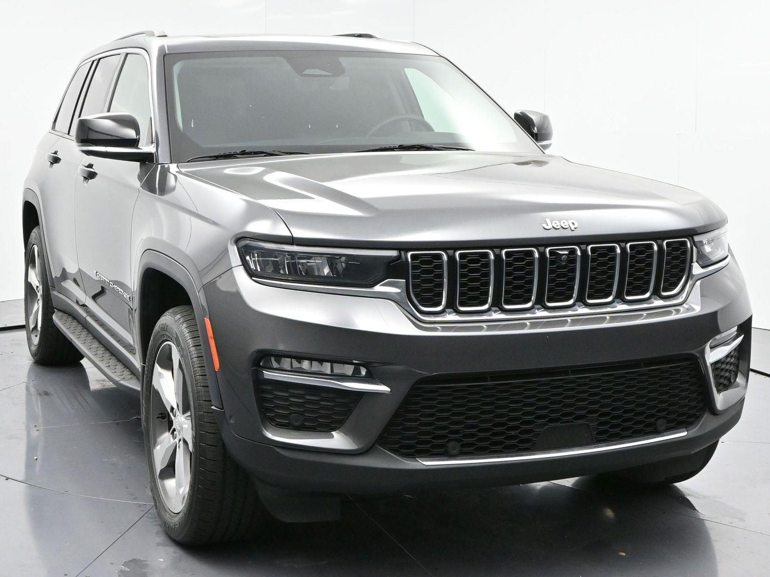 2022 Jeep Grand Cherokee Limited photo 2