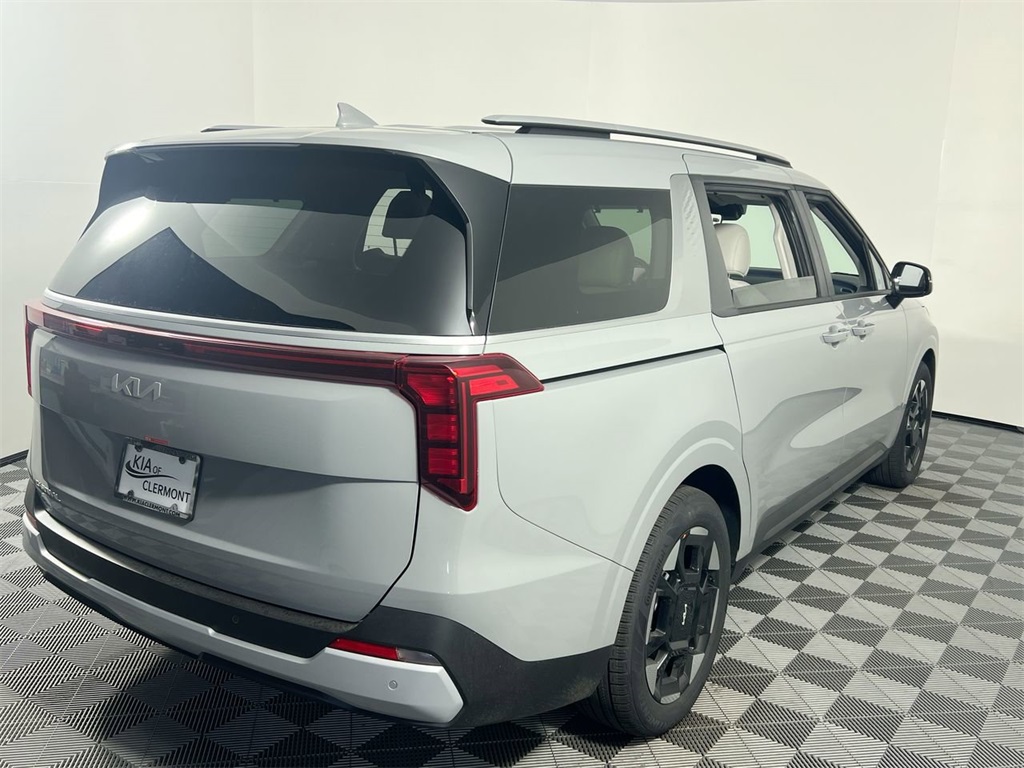2026 Kia Carnival EX photo 3