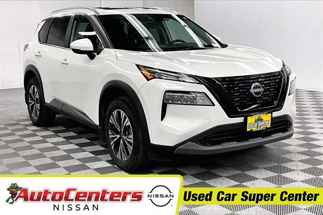 2022 Nissan Rogue SV's photo