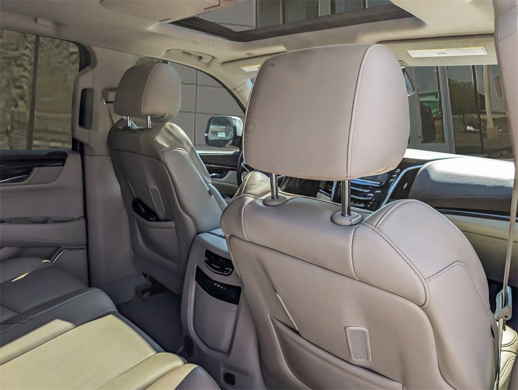2015 Cadillac Escalade Luxury photo 19