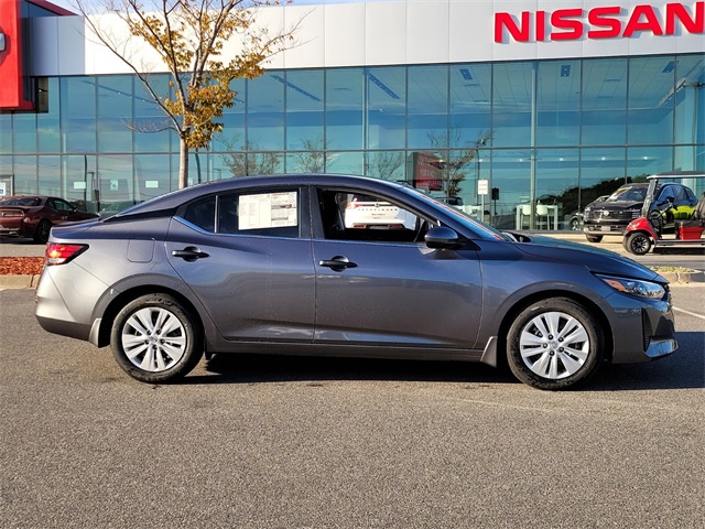 2025 Nissan Sentra S photo 2