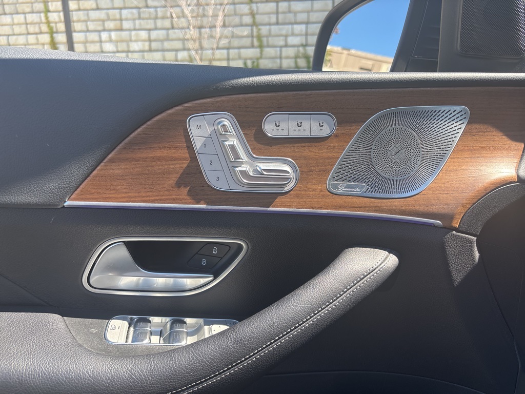2025 Mercedes Benz GLS 450 4MATIC photo 19