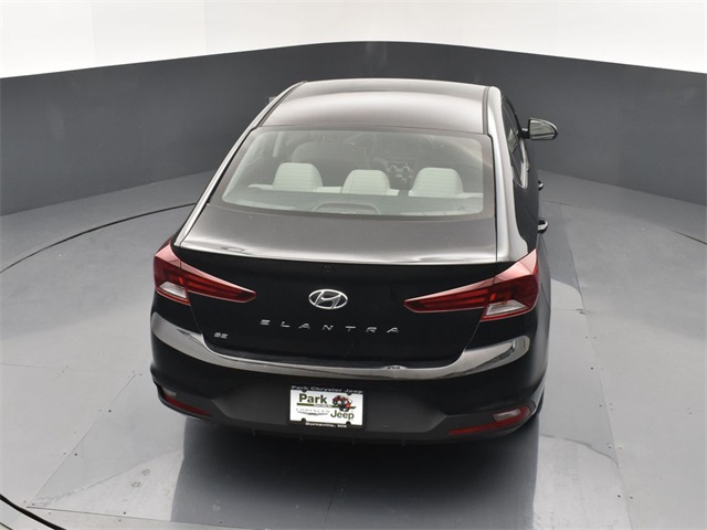 2019 Hyundai Elantra SE photo 16