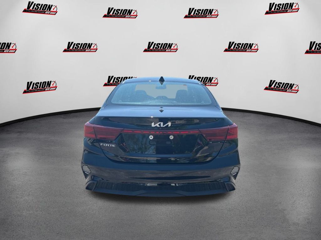 2022 Kia Forte LXS photo 6