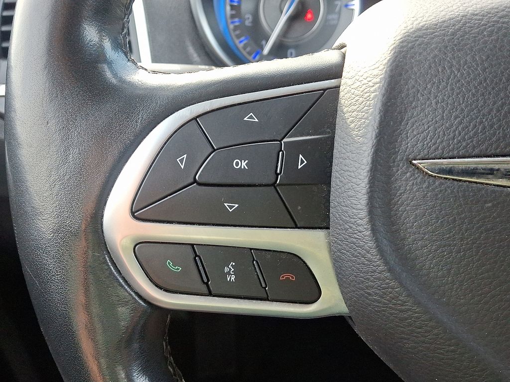 2018 Chrysler 300 Limited photo 20