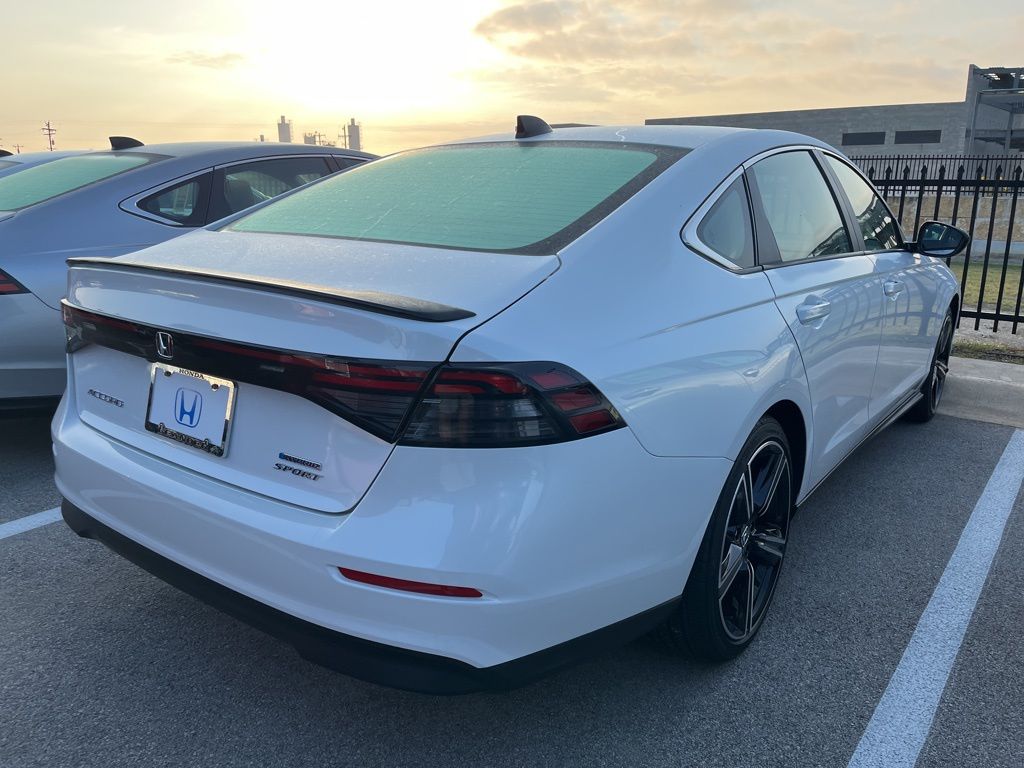 2025 Honda Accord Hybrid Sport photo 2