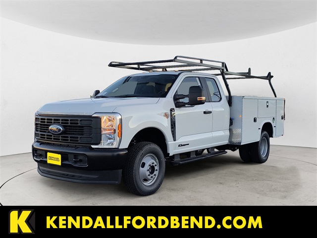 2025 Ford F-350 Super Duty Chassis Cab XL's photo