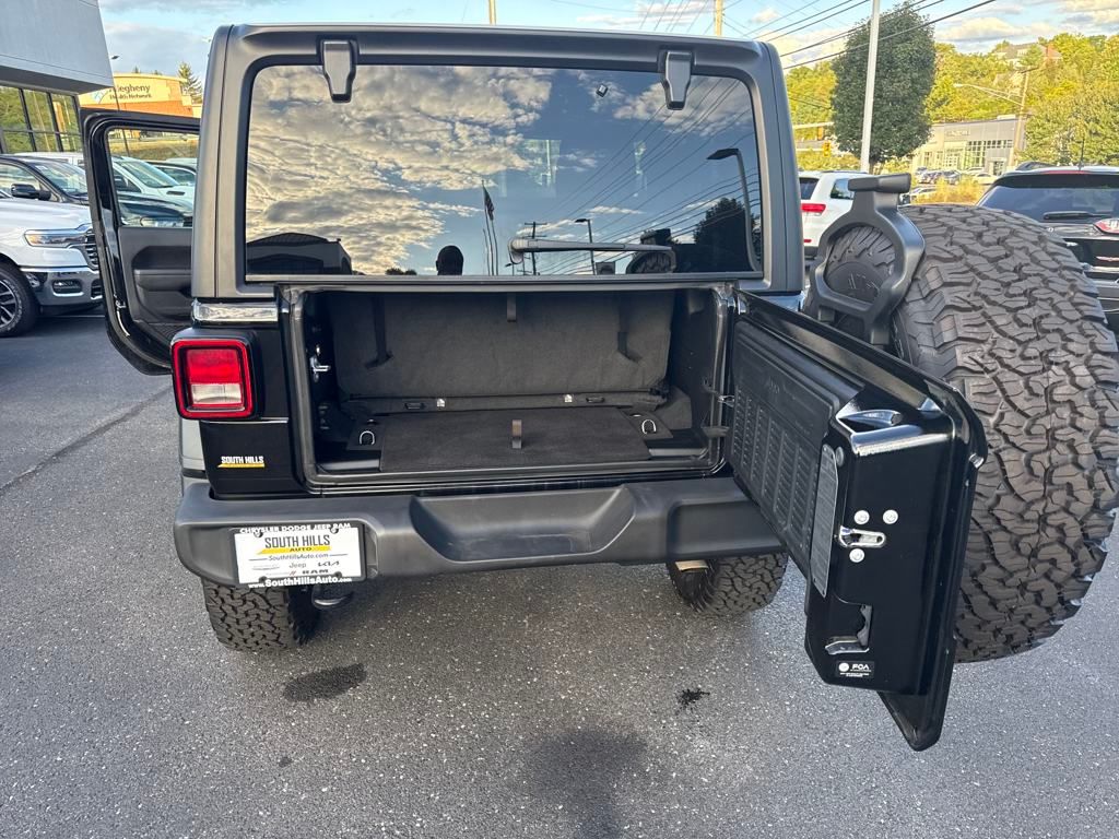 2023 Jeep Wrangler Willys photo 21
