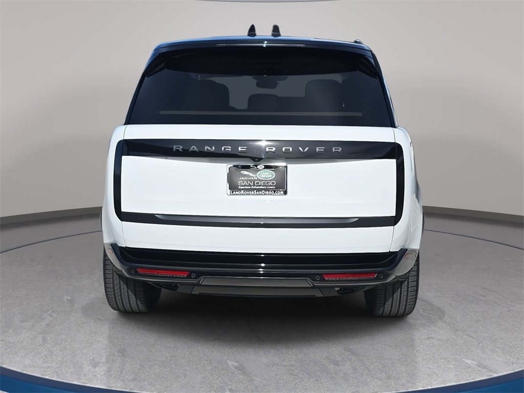 2025 Land Rover Range Rover SE photo 4