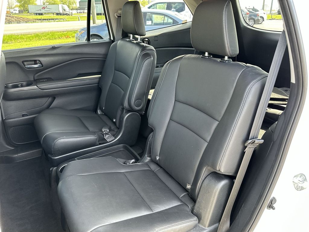 2022 Honda Pilot Touring photo 28