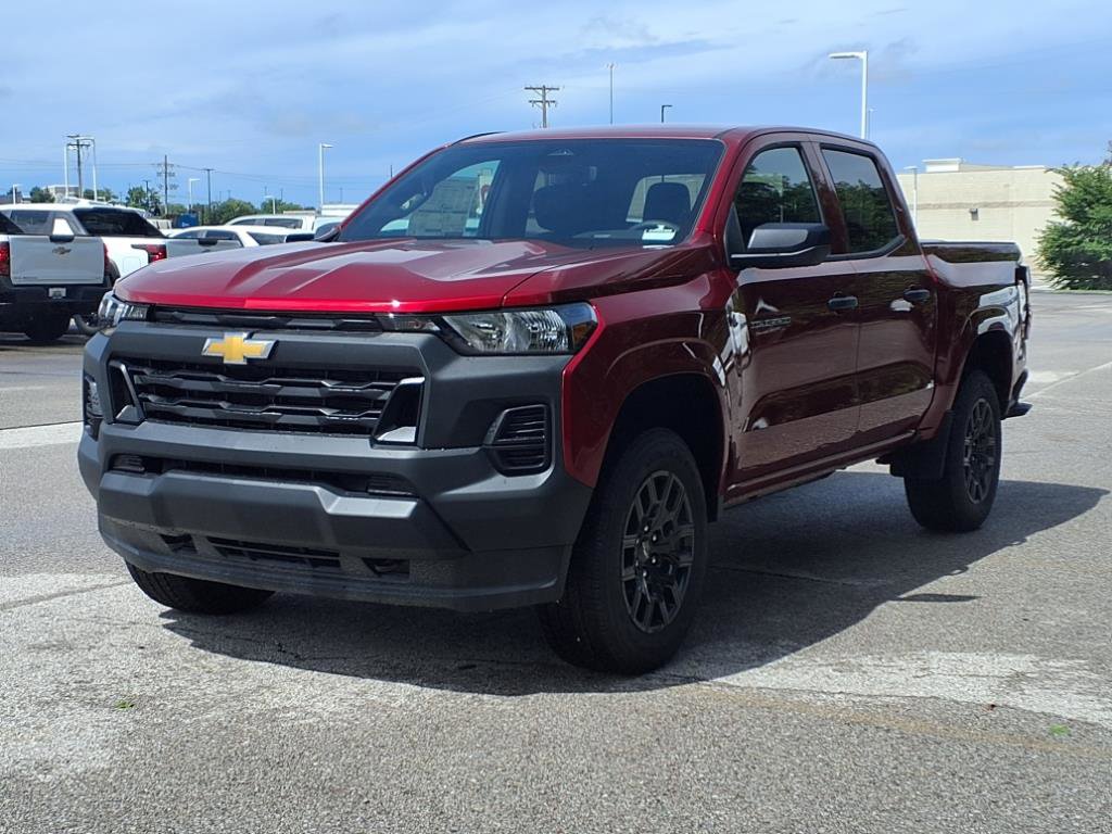 2025 Chevrolet Colorado LT photo 2