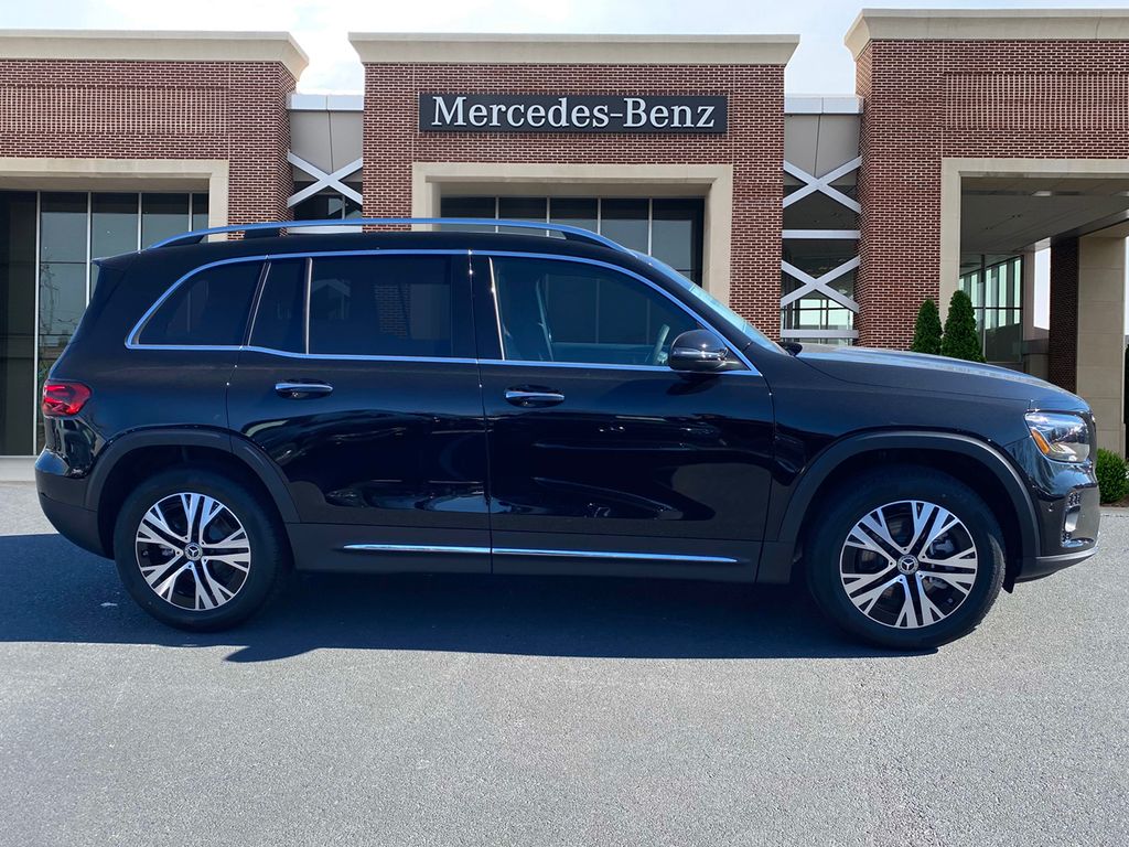 2025 Mercedes Benz GLB 250 photo 3