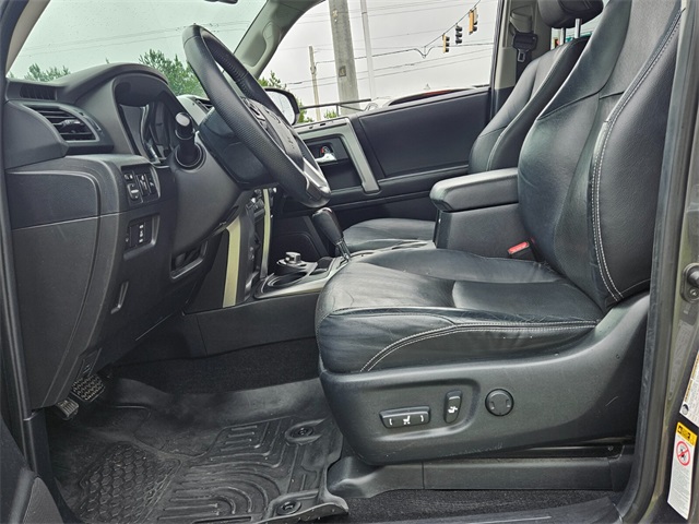 2014 Toyota 4Runner Limited photo 5