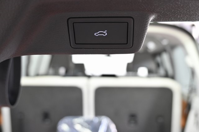 2025 Volkswagen ID. Buzz Pro Plus photo 26