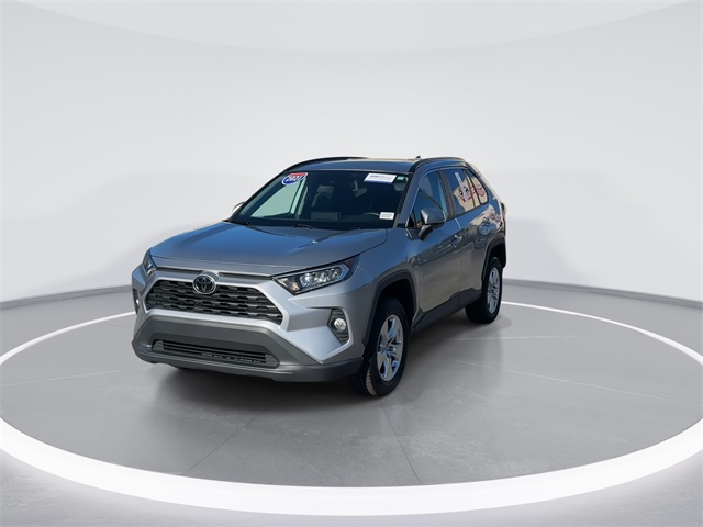 2021 Toyota RAV4 XLE photo 3