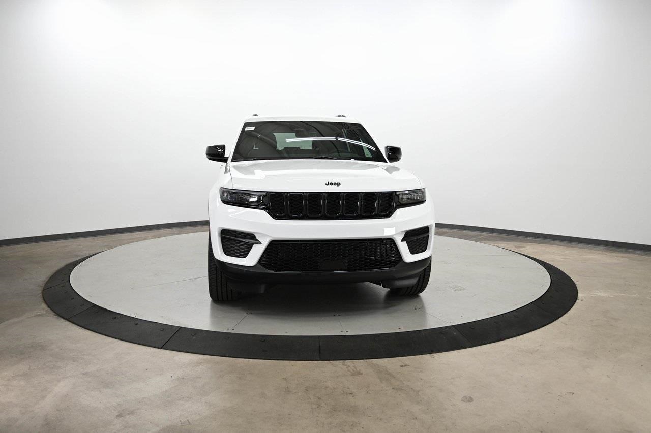 2025 Jeep Grand Cherokee Altitude X photo 3