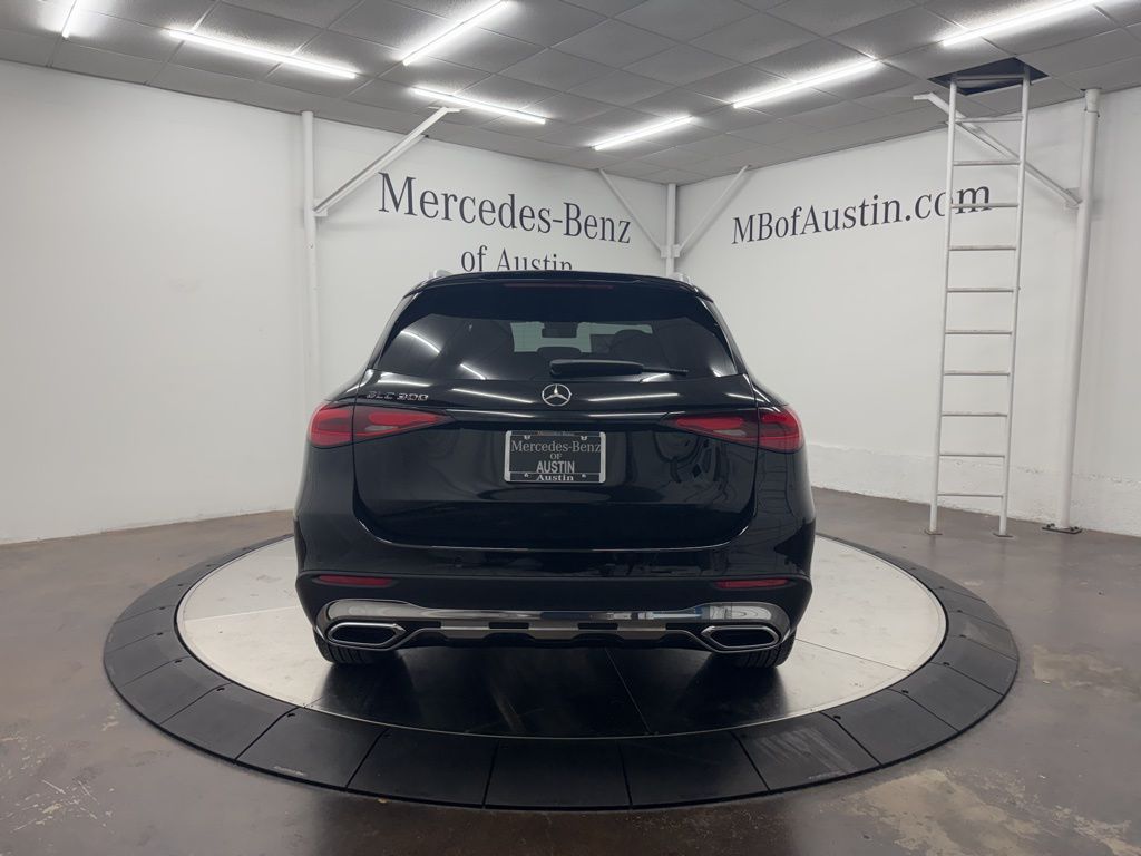 2026 Mercedes Benz GLC 300 photo 4