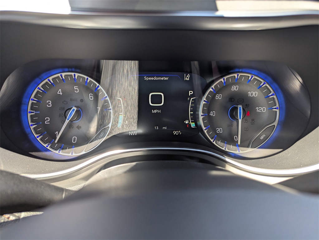 2026 Chrysler Pacifica Pinnacle photo 40