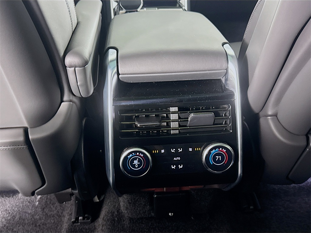 2025 Land Rover Range Rover SE photo 22