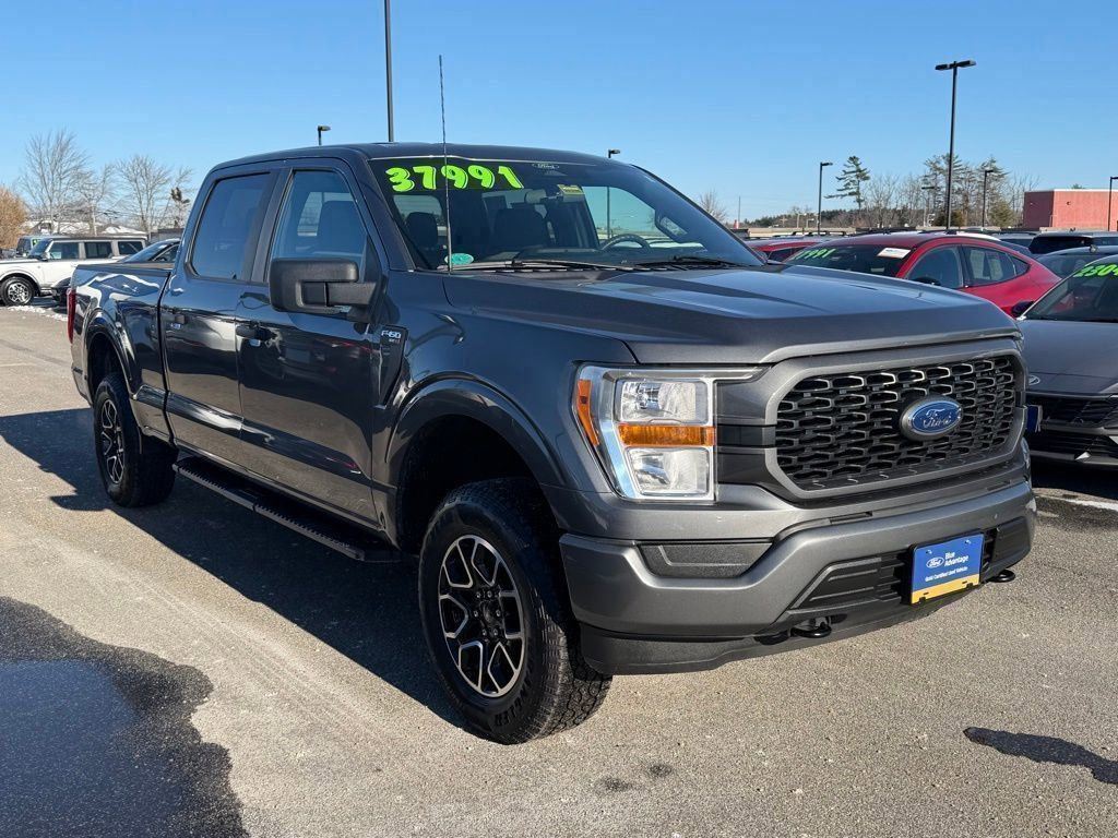 2022 Ford F-150 XL's photo