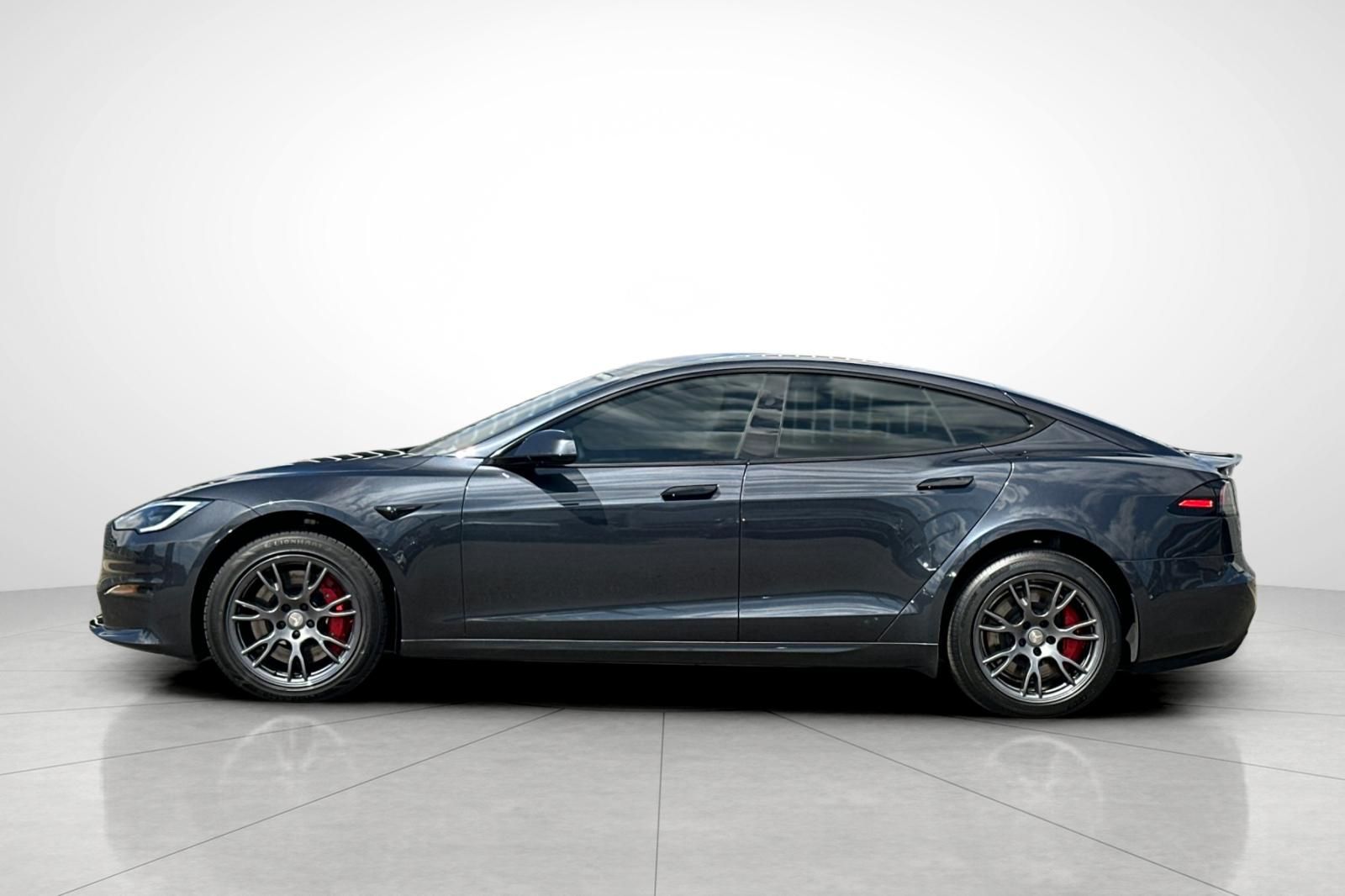 2024 Tesla Model S Plaid photo 25