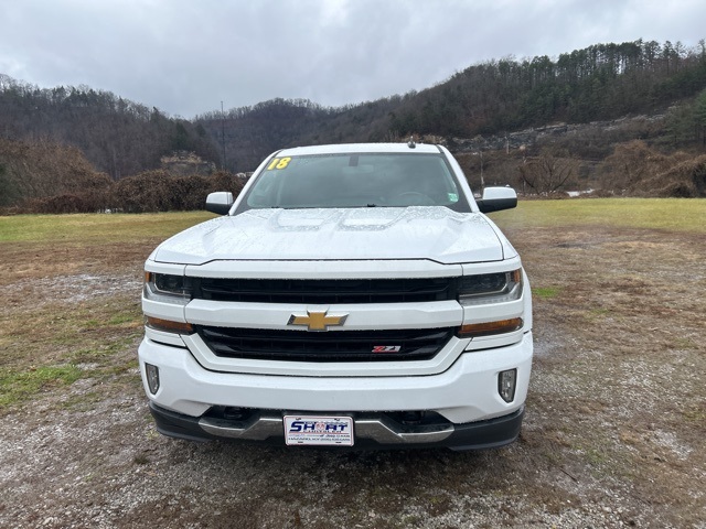 2018 Chevrolet Silverado 1500 LT photo 2