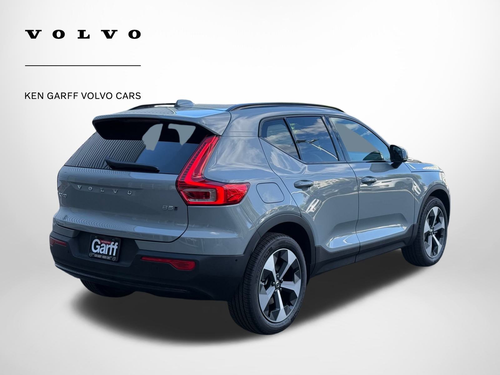 2026 Volvo XC40 Plus photo 2