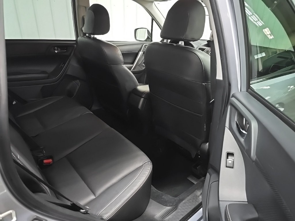 2017 Subaru Forester 2.5i Limited photo 10