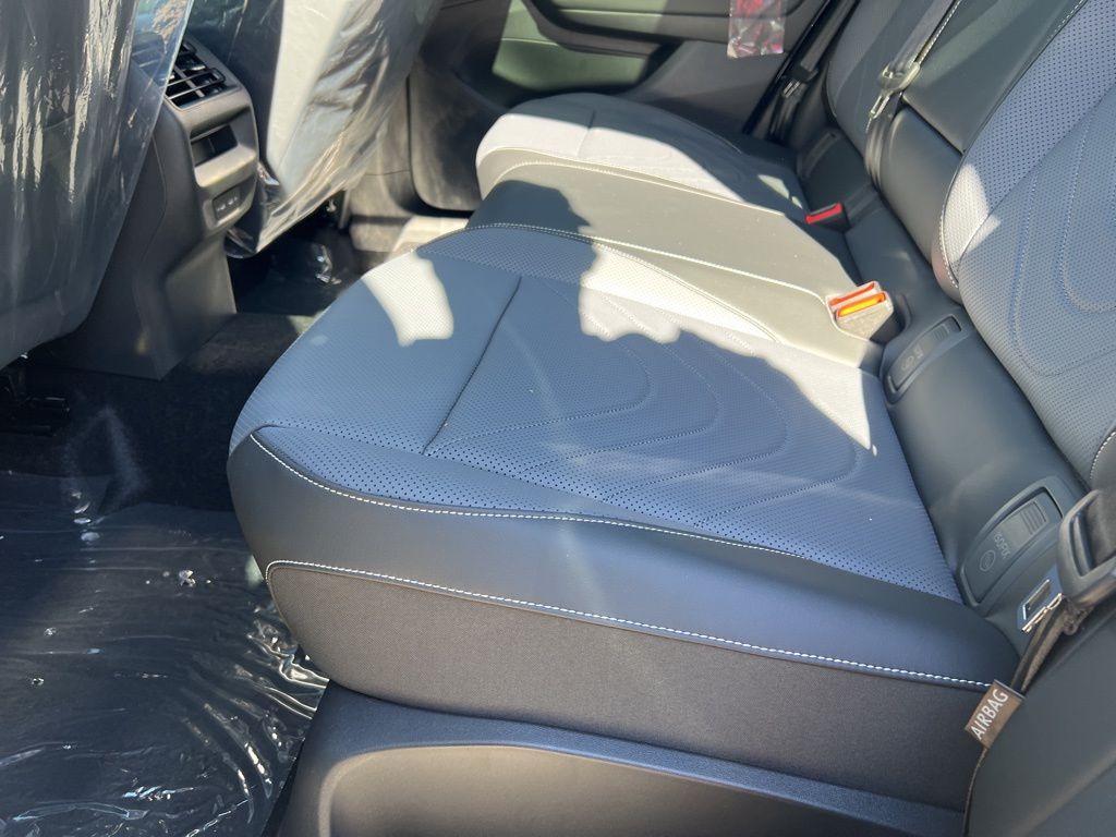 2025 Volkswagen Tiguan SE R-Line Black photo 11