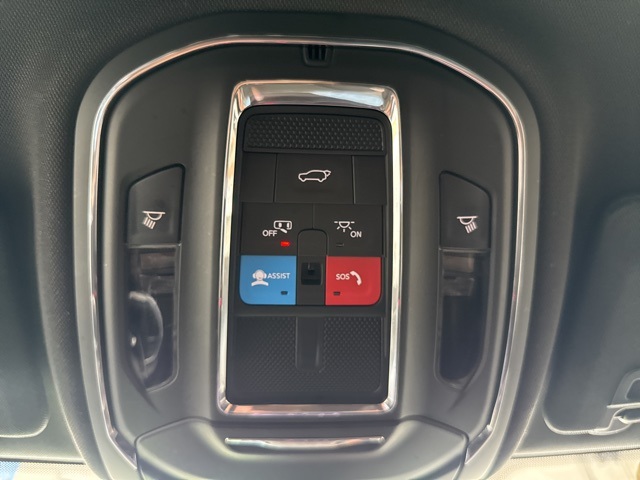 2023 Jeep Grand Cherokee Altitude photo 25