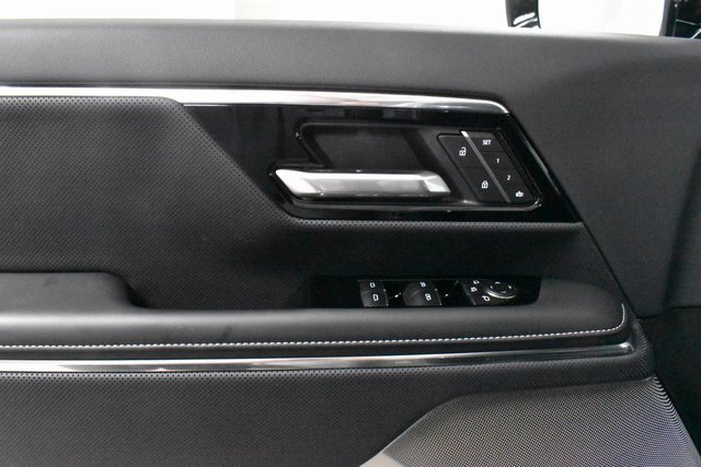2025 Gmc Sierra EV Denali photo 17