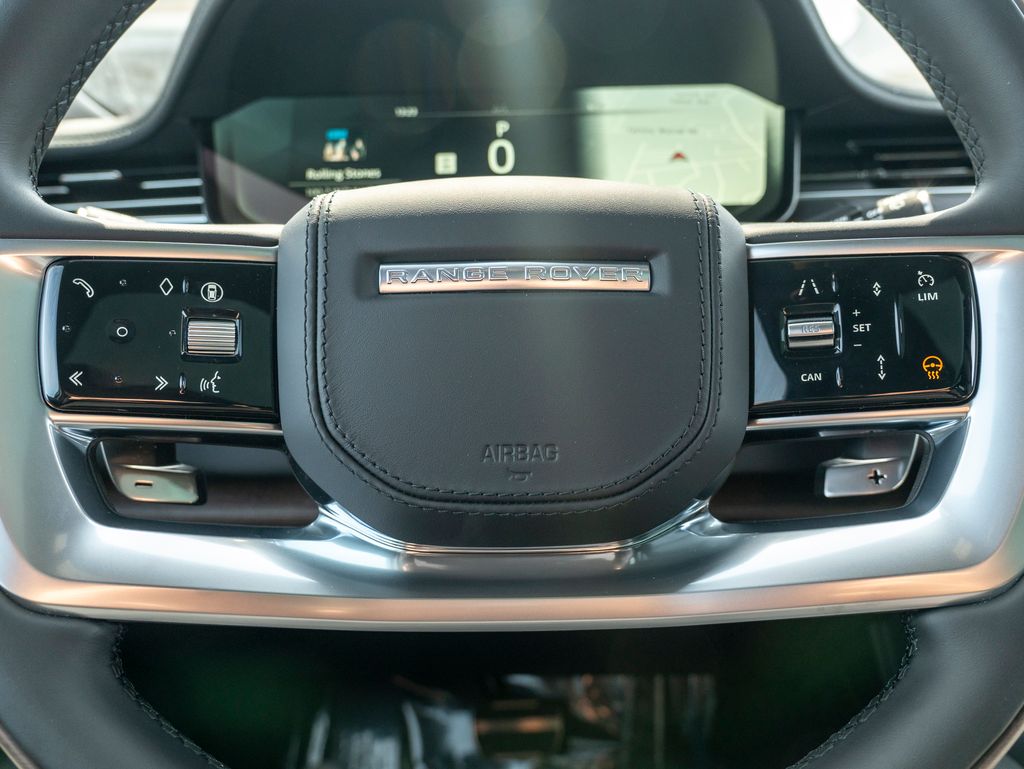 2025 Land Rover Range Rover SE photo 14