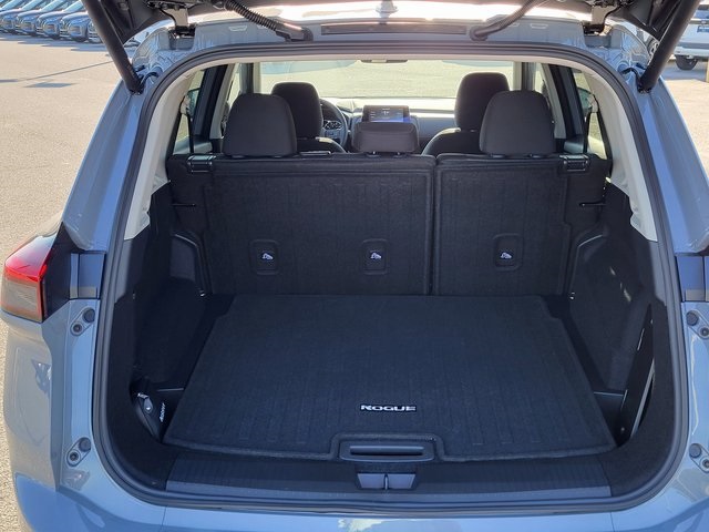 2026 Nissan Rogue SV photo 3