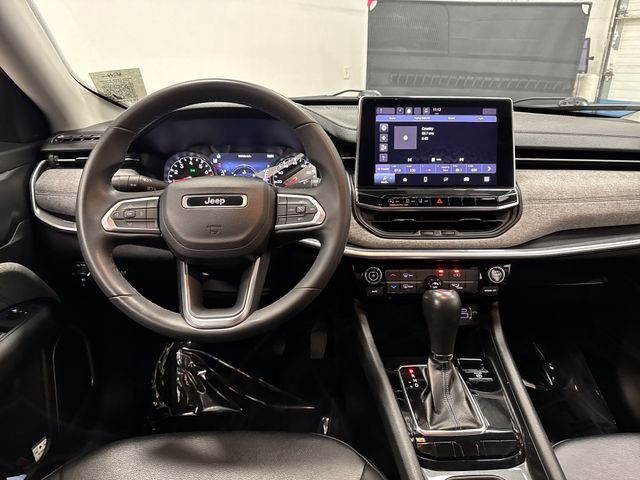 2022 Jeep Compass North Edition Latitude photo 3