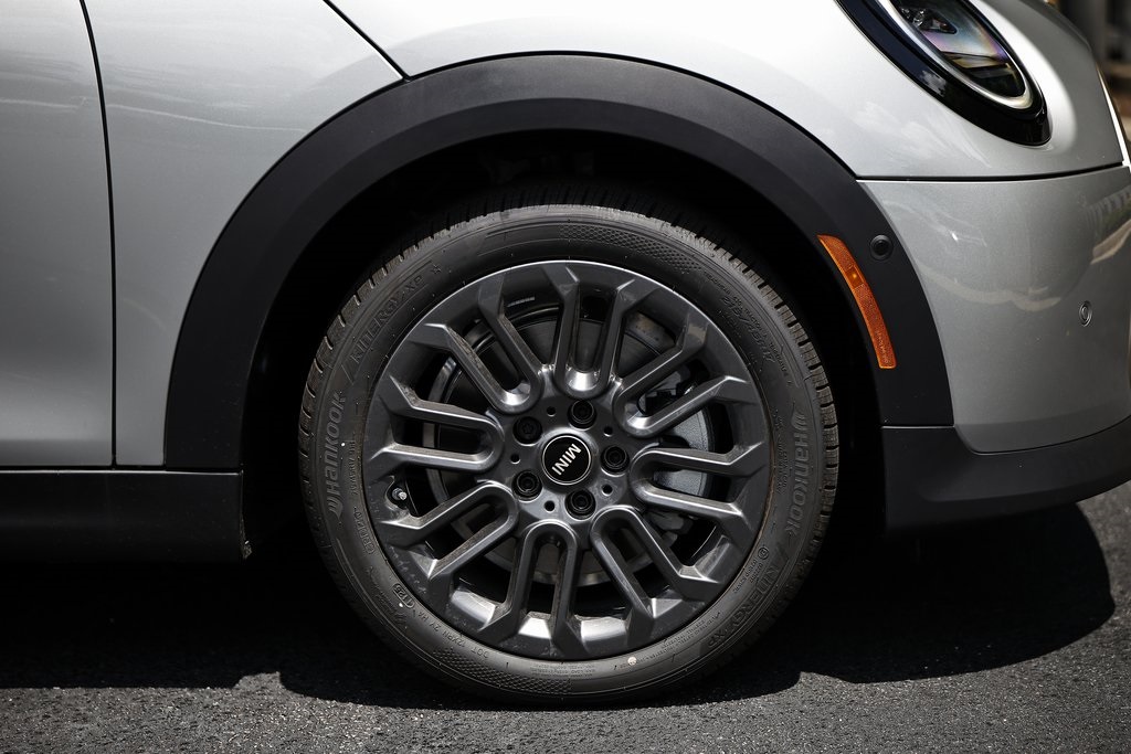 2025 Mini Cooper 4 Door Hardtop Signature photo 4