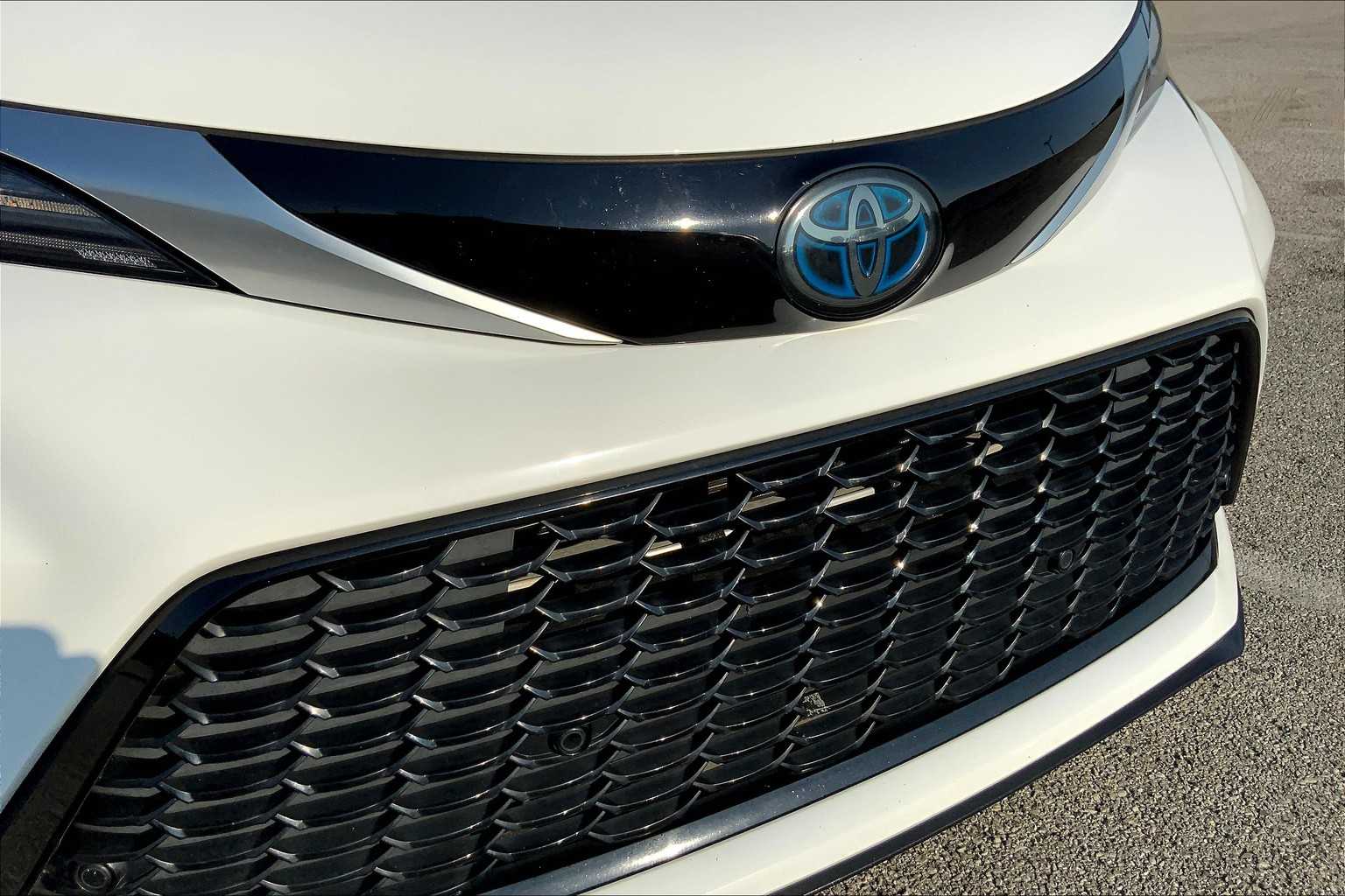 2021 Toyota Sienna XSE photo 28