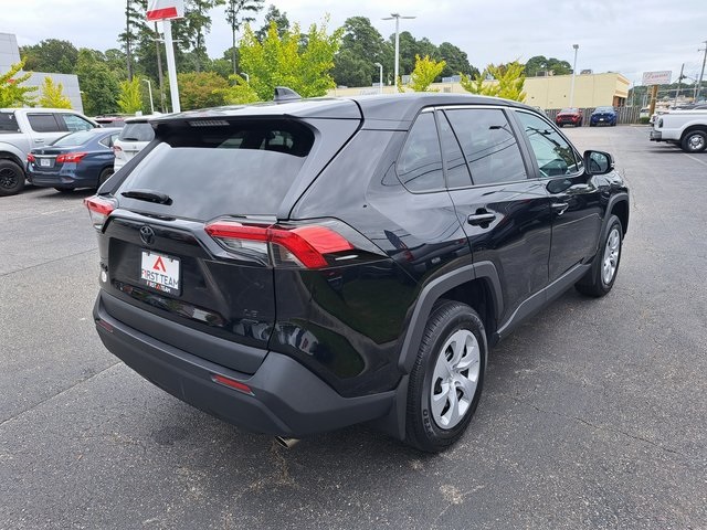 2023 Toyota RAV4 LE photo 2