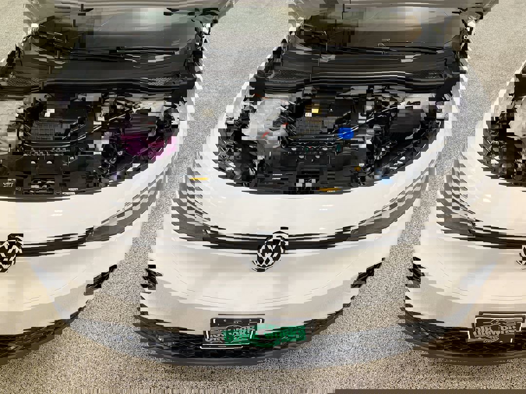 New 2025 Pure White Volkswagen Pro image 11