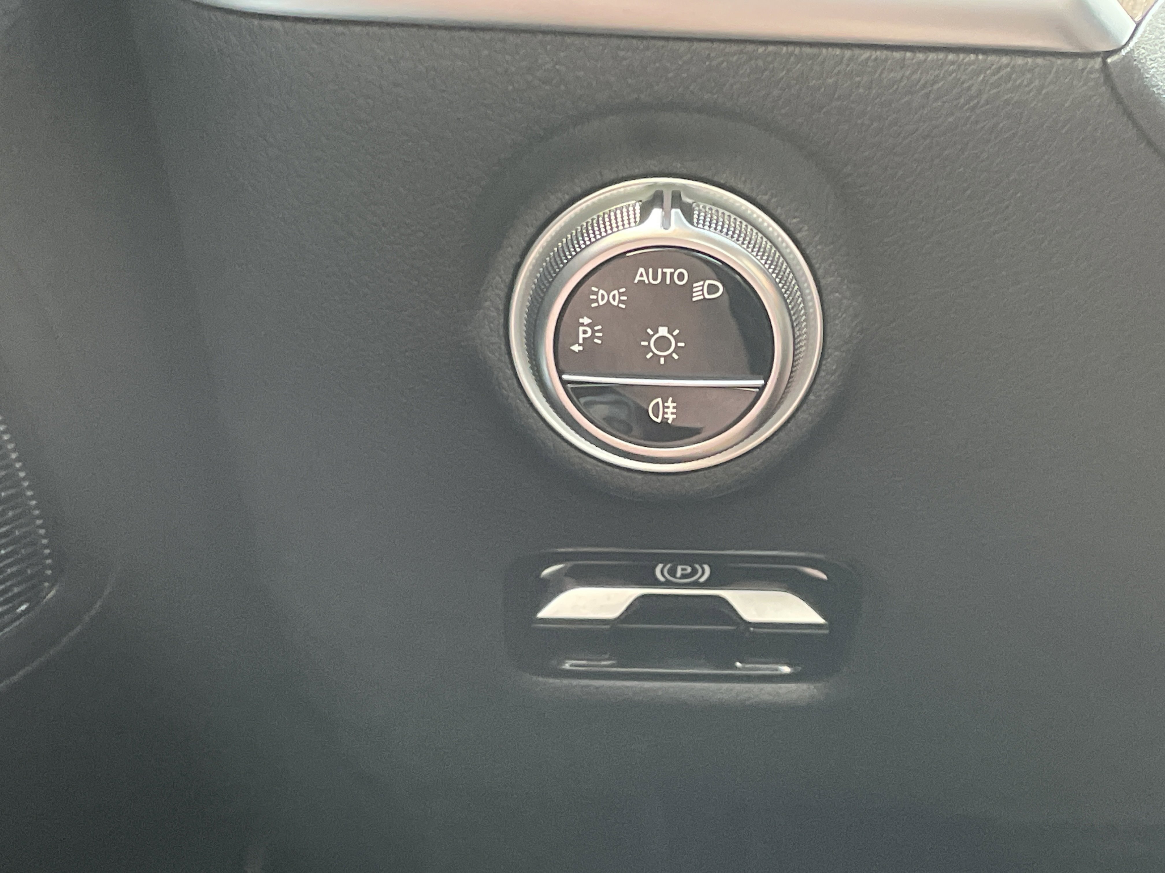 2025 Mercedes Benz C 300 Sedan photo 3