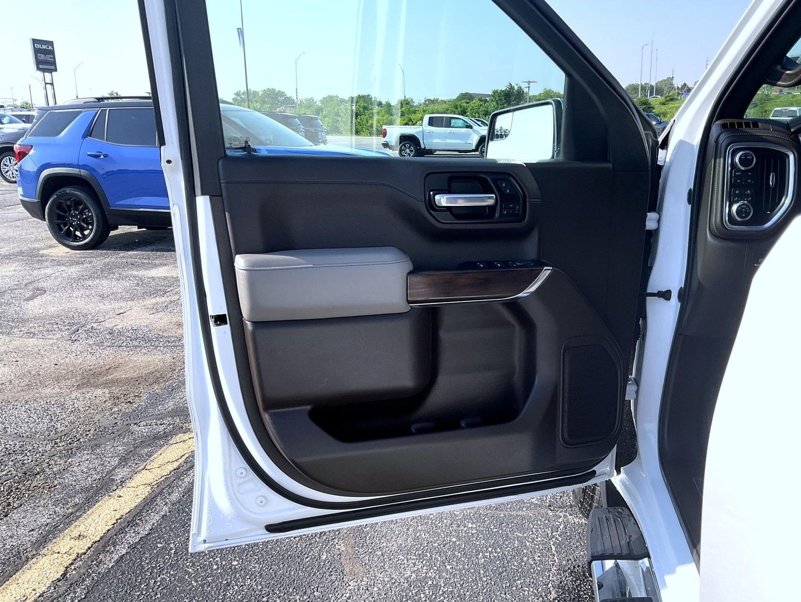 2021 Gmc Sierra 1500 SLT photo 9