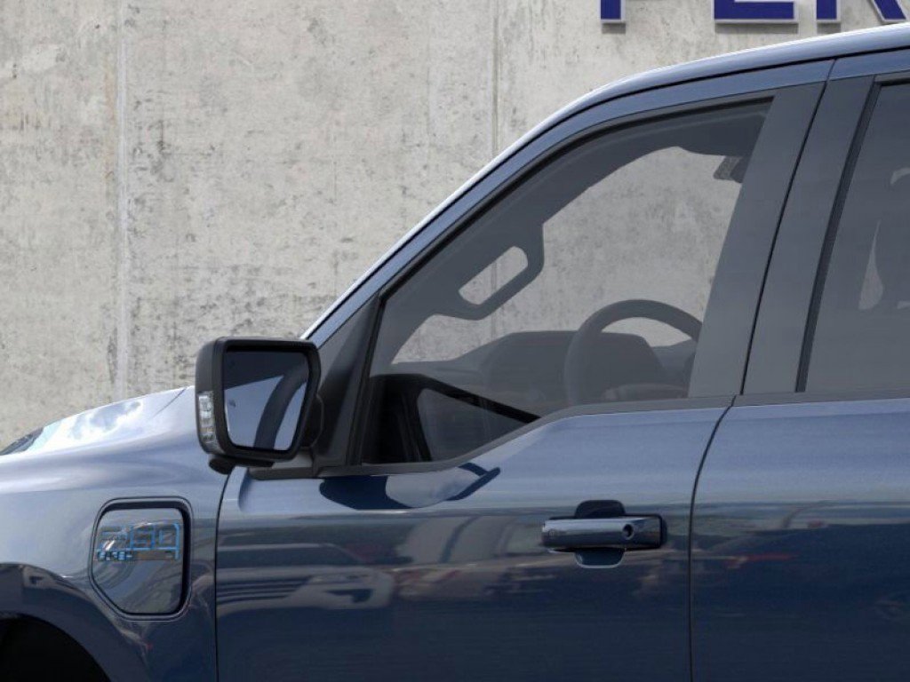 2025 Ford F-150 Lightning photo 19