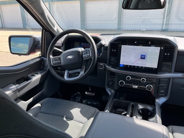 2025 Ford F-150 XLT photo 19
