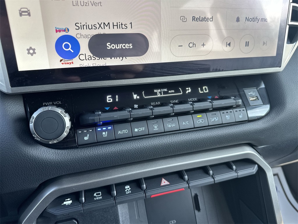 2025 Toyota Sequoia Platinum photo 18