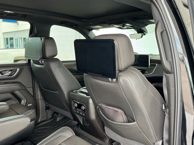 2021 Chevrolet Suburban High Country photo 27