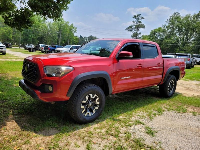 2020 Toyota Tacoma TRD photo 3
