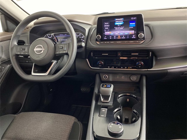 2022 Nissan Rogue SV photo 9
