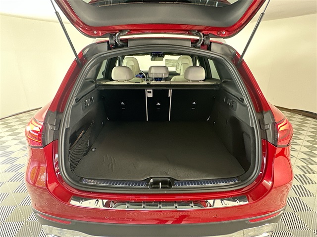 2025 Mercedes Benz GLC 300 photo 24