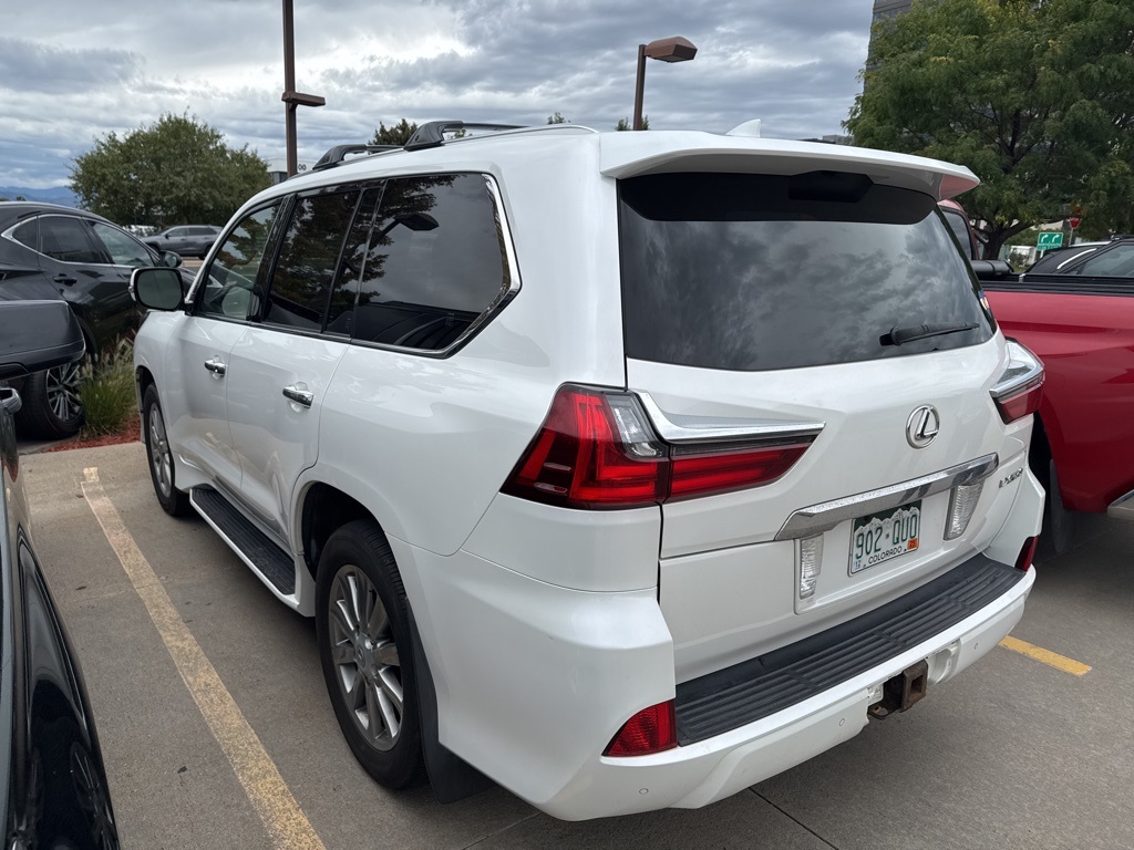 2017 Lexus LX 570 photo 2
